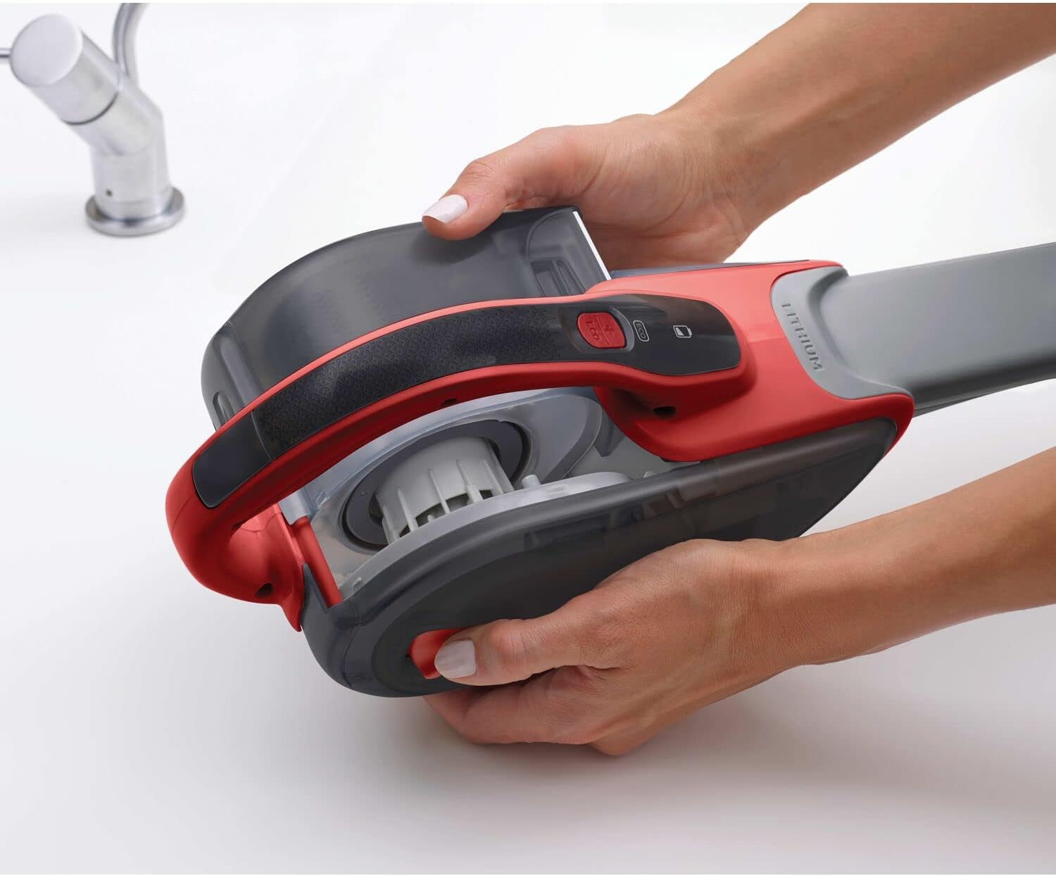 BLACK+DECKER Cordless Handheld Vacuum Cleaner DVJ325BFSP-GB